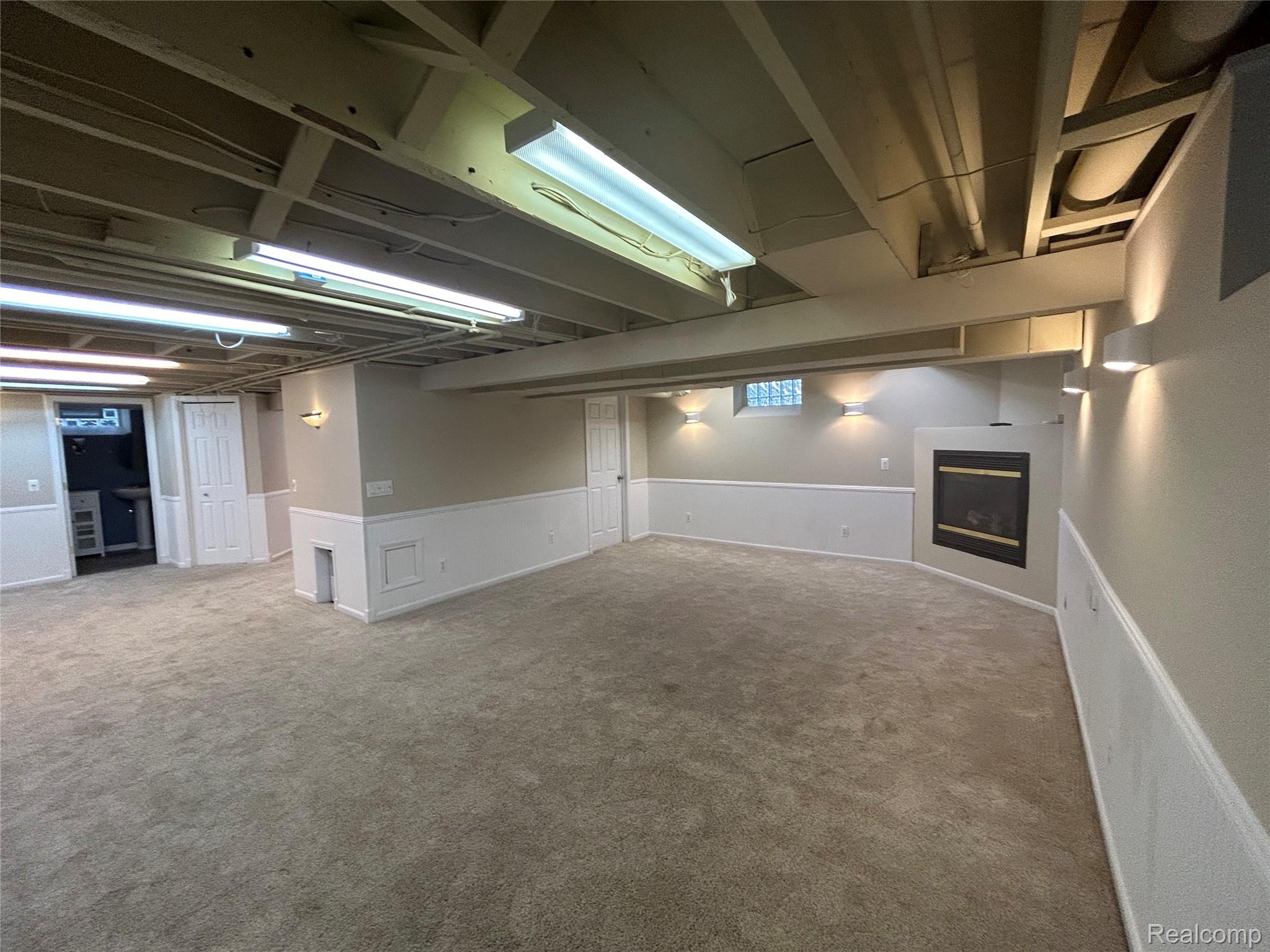 Birmingham City, Michigan 48009, United States, 3 Bedrooms Bedrooms, ,2 BathroomsBathrooms,Residential,Active,227408