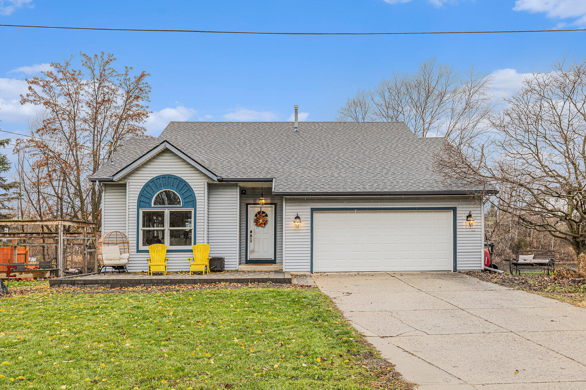 2219 Maguire Avenue NE