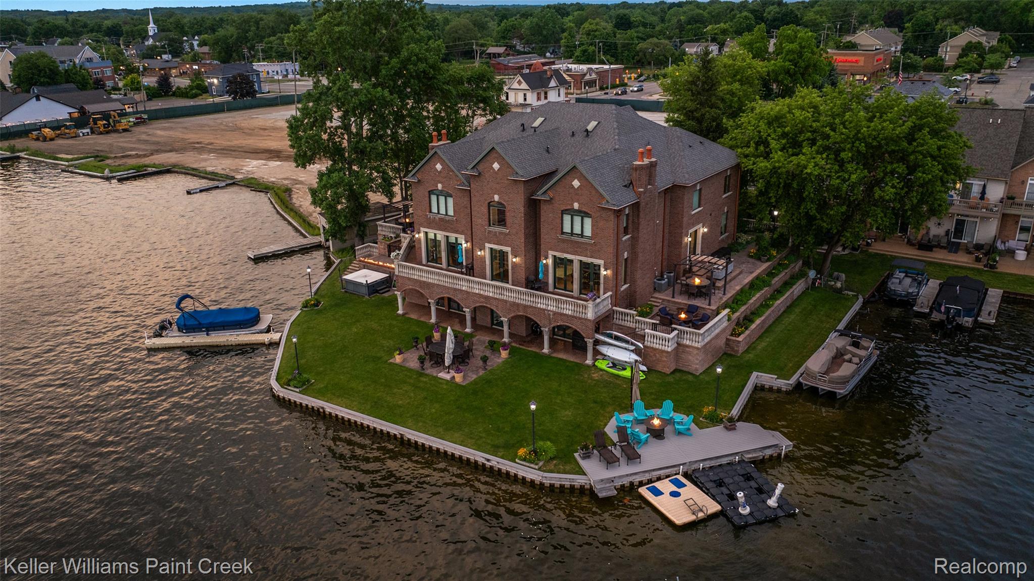 328 S Broadway Street