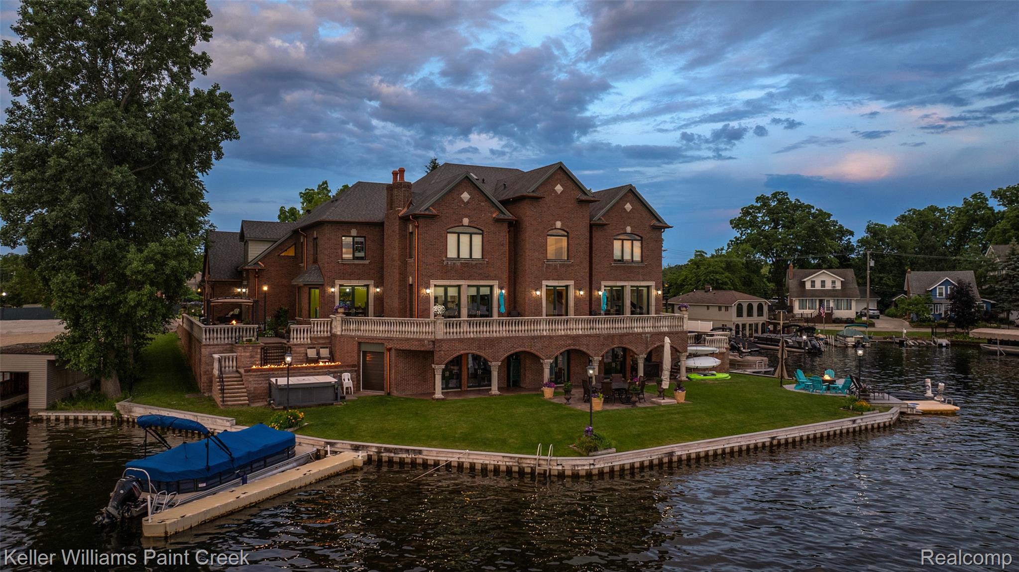 328 S Broadway Street