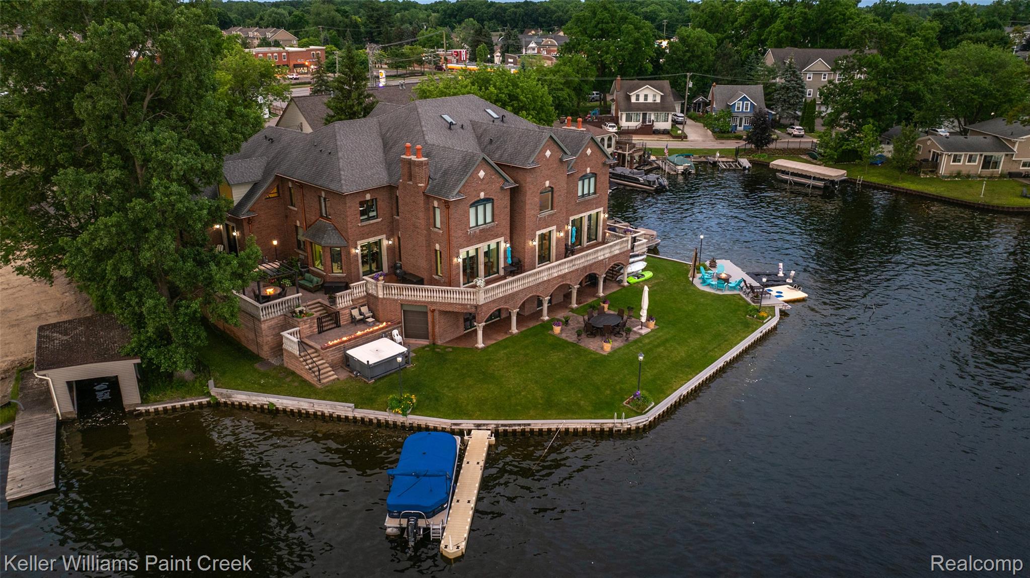 328 S Broadway Street