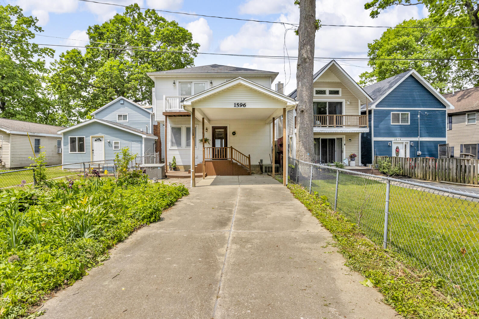 1596 Indian Trail