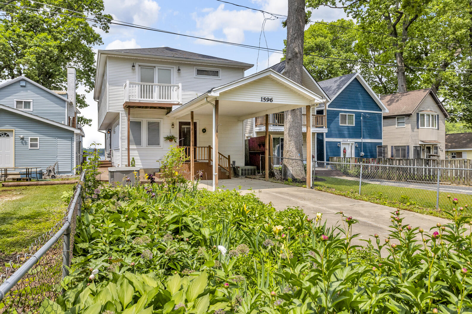 1596 Indian Trail