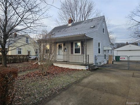 22161 Tuscany Avenue Eastpointe City MI 48021