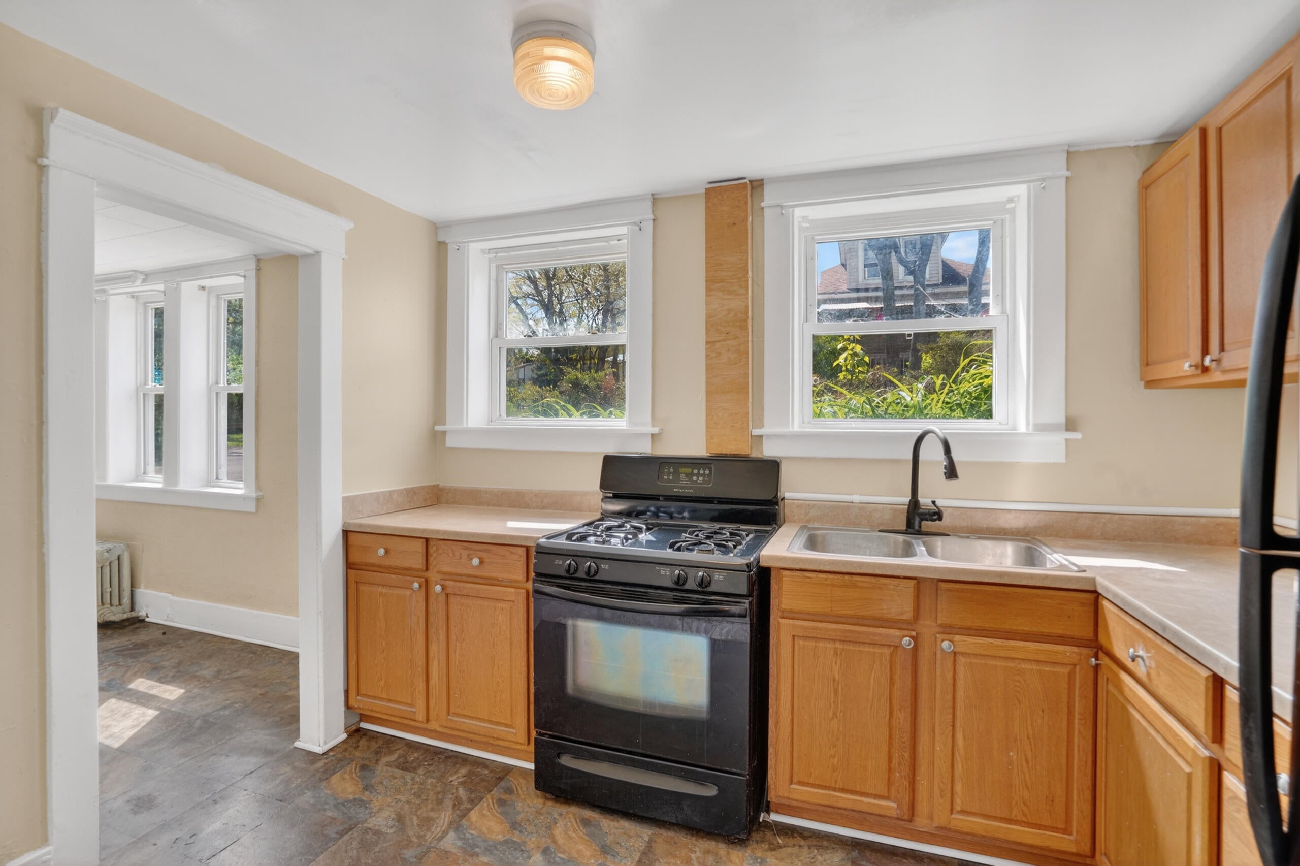 439 W Columbia Avenue