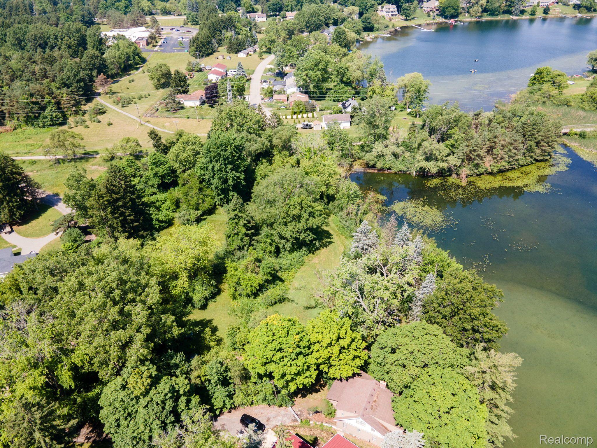 0000 Lakeside Dr.
