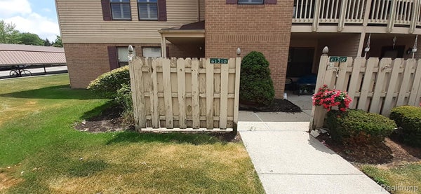 61210 GREENWOOD DR # 56, SOUTH LYON, MI 48178 - Image 72ef2ea1237a0112caf73b12ce341e9f/3509907507