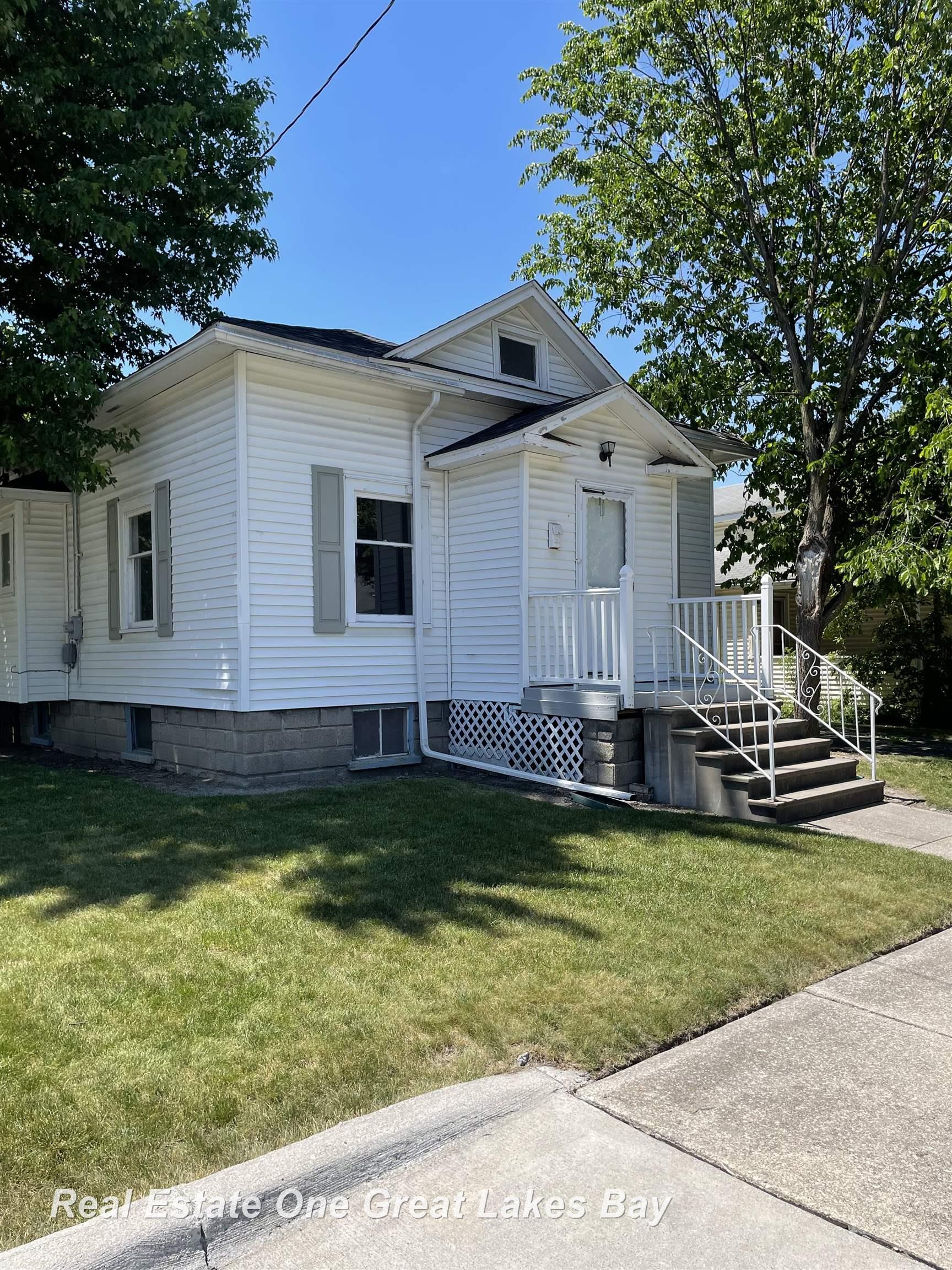 1003 Mackinaw Street