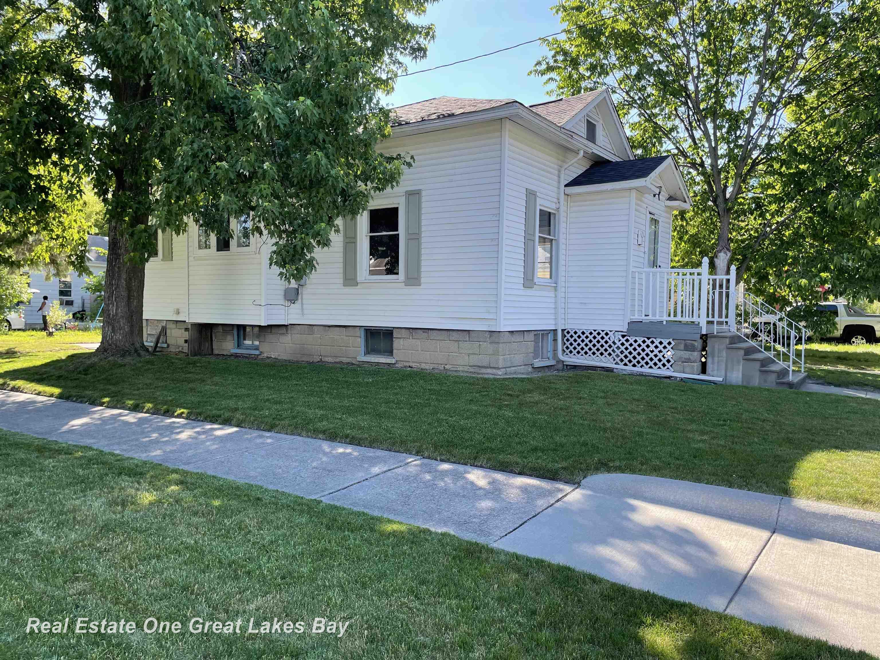 1003 Mackinaw Street