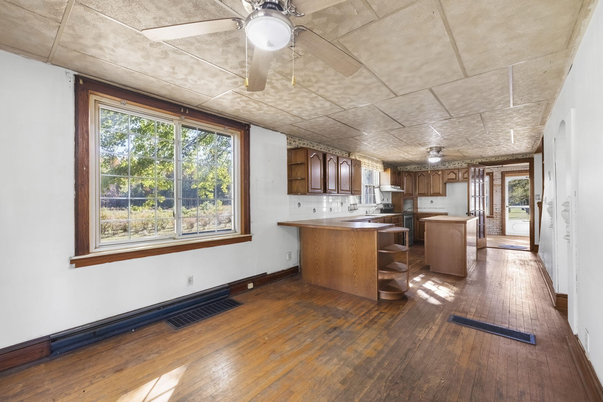 New Buffalo Township, Michigan 49117, United States, 4 Bedrooms Bedrooms, ,2 BathroomsBathrooms,Residential,Active,225452