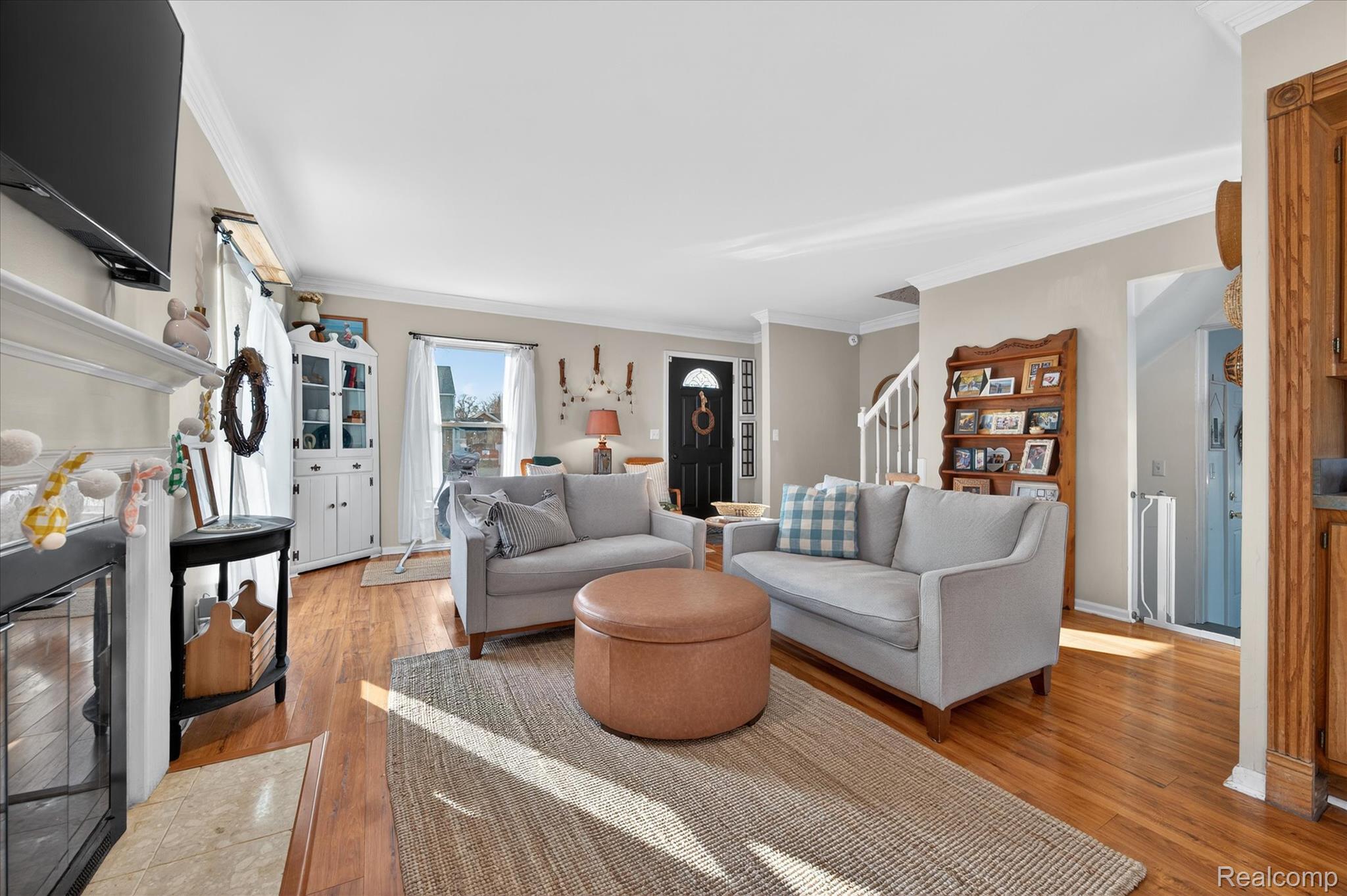 4453 Newberry Street