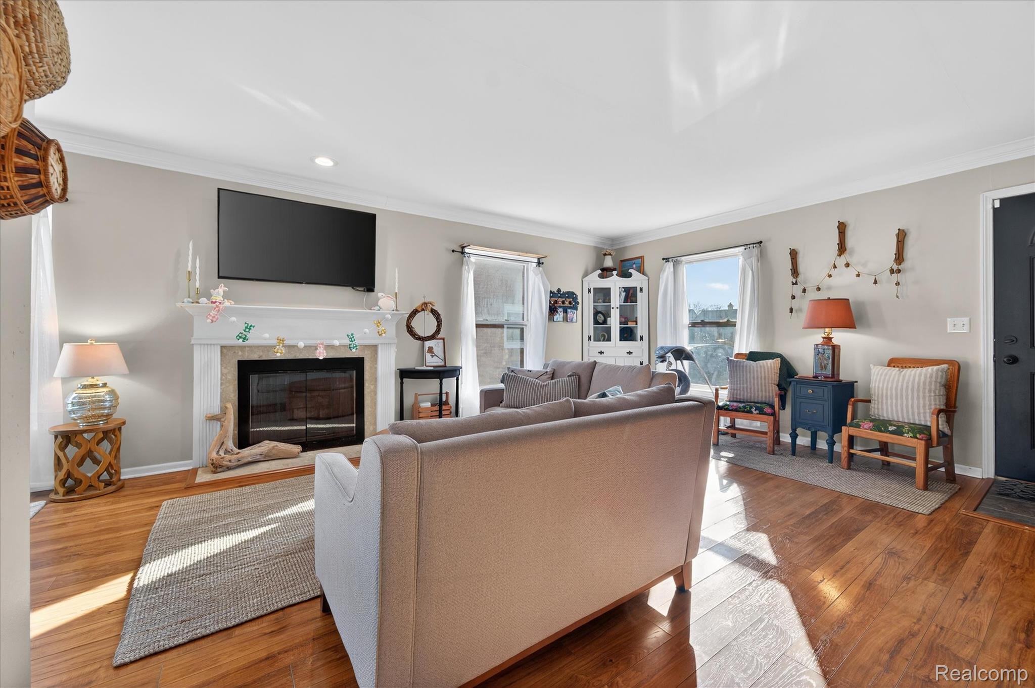 4453 Newberry Street