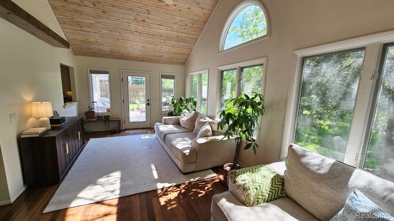 950 Fuller Lane