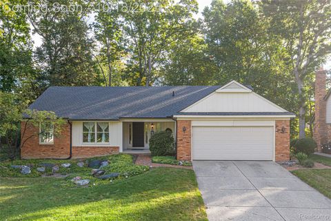 448 Streamview Court Rochester Hills City MI 48309