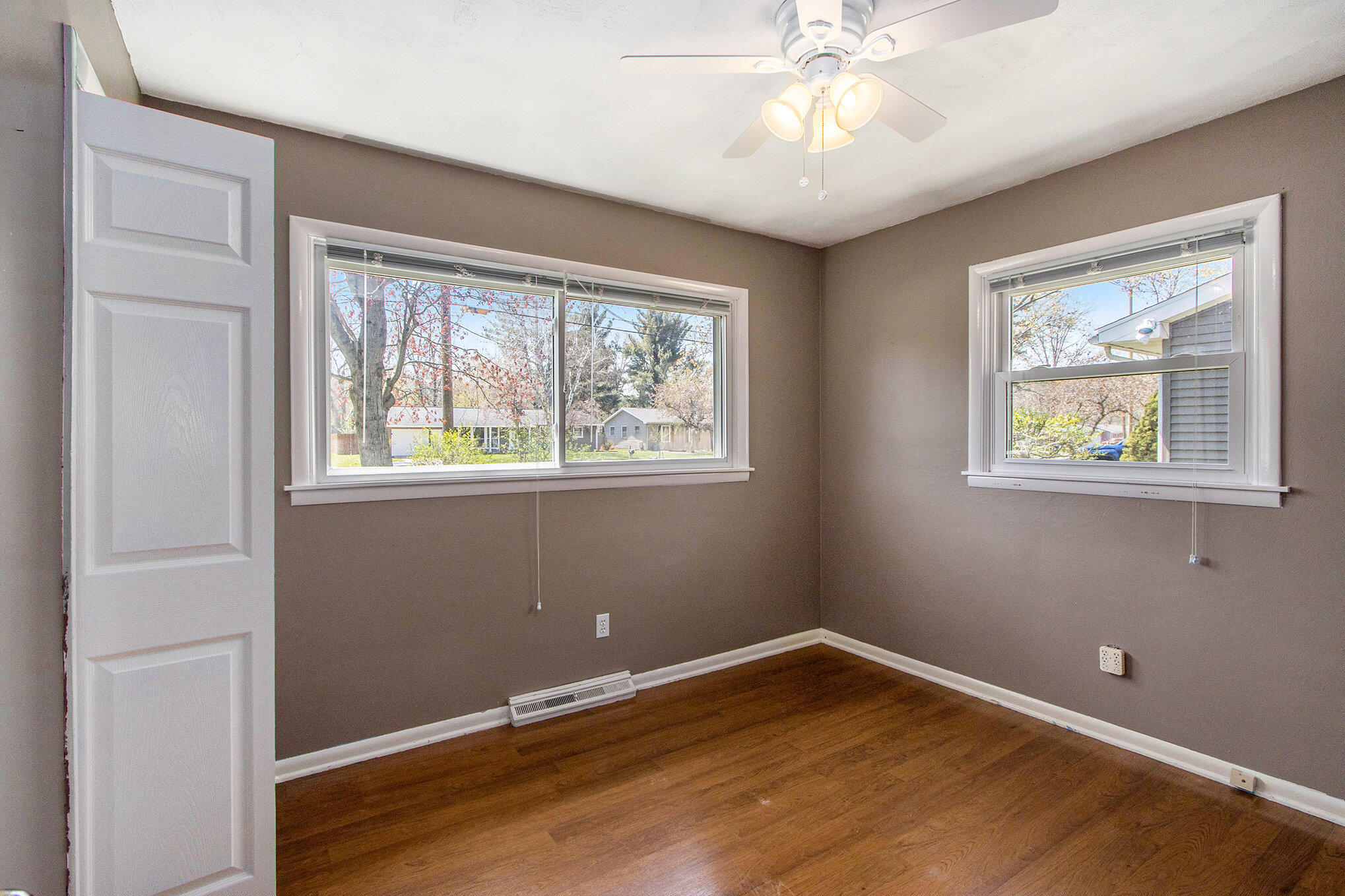 Portage City Kalamazoo, Michigan 49002, United States, 3 Bedrooms Bedrooms, ,2 BathroomsBathrooms,Residential,Pending,116891