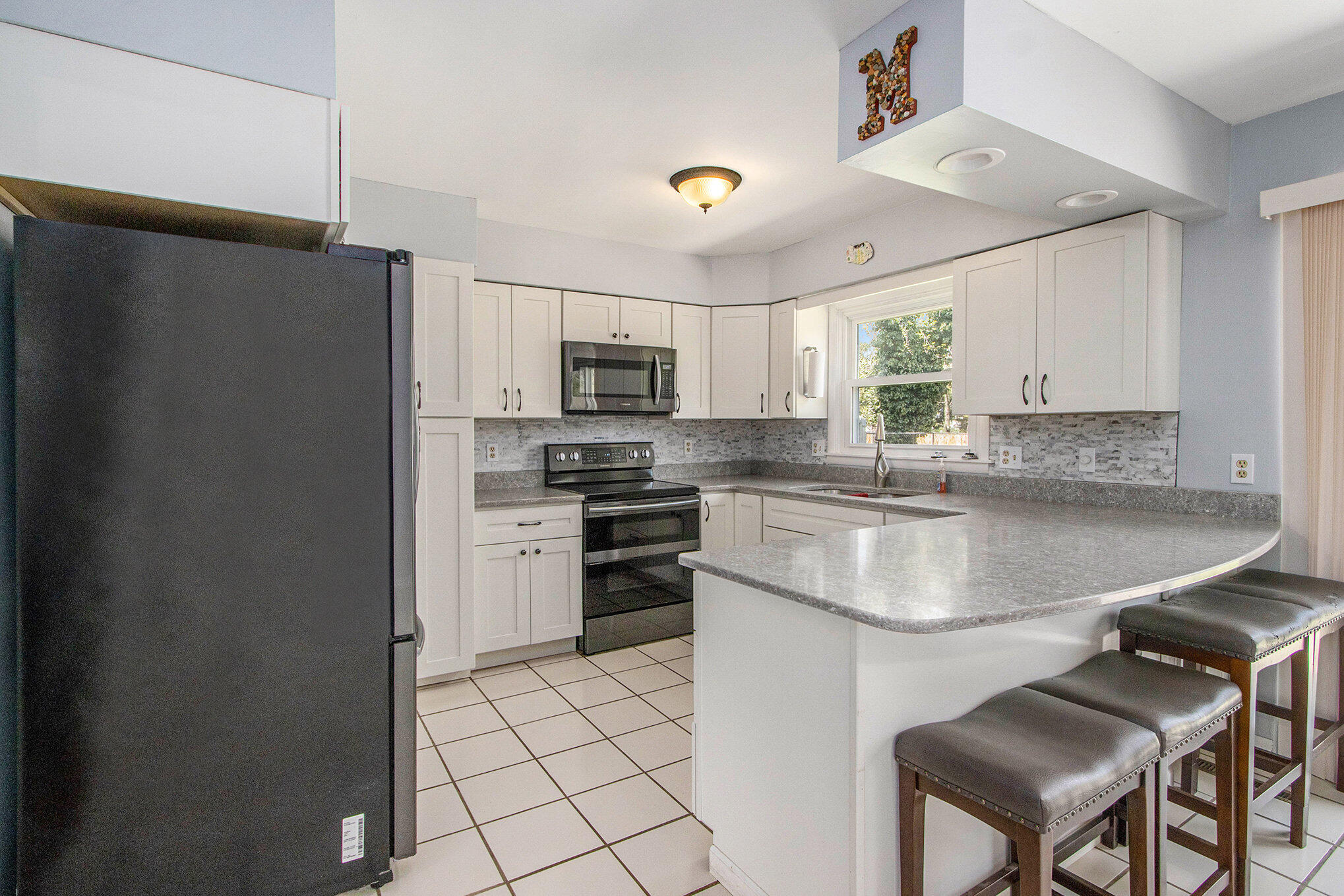 Portage City Kalamazoo, Michigan 49002, United States, 3 Bedrooms Bedrooms, ,2 BathroomsBathrooms,Residential,Pending,116891