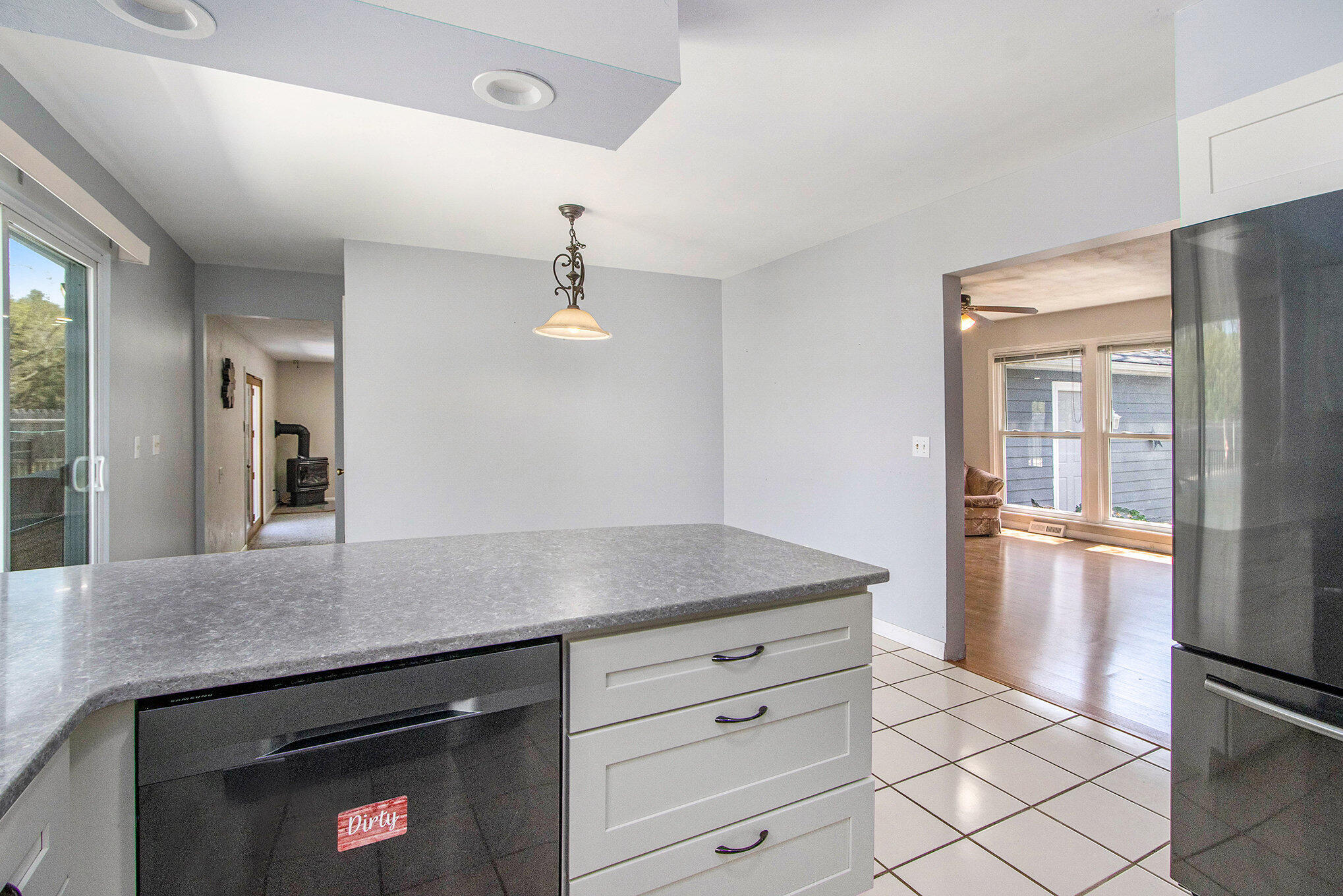 Portage City Kalamazoo, Michigan 49002, United States, 3 Bedrooms Bedrooms, ,2 BathroomsBathrooms,Residential,Pending,116891