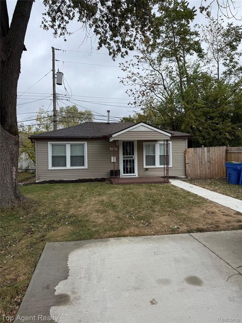 8645 Ford Avenue Warren City MI 48089