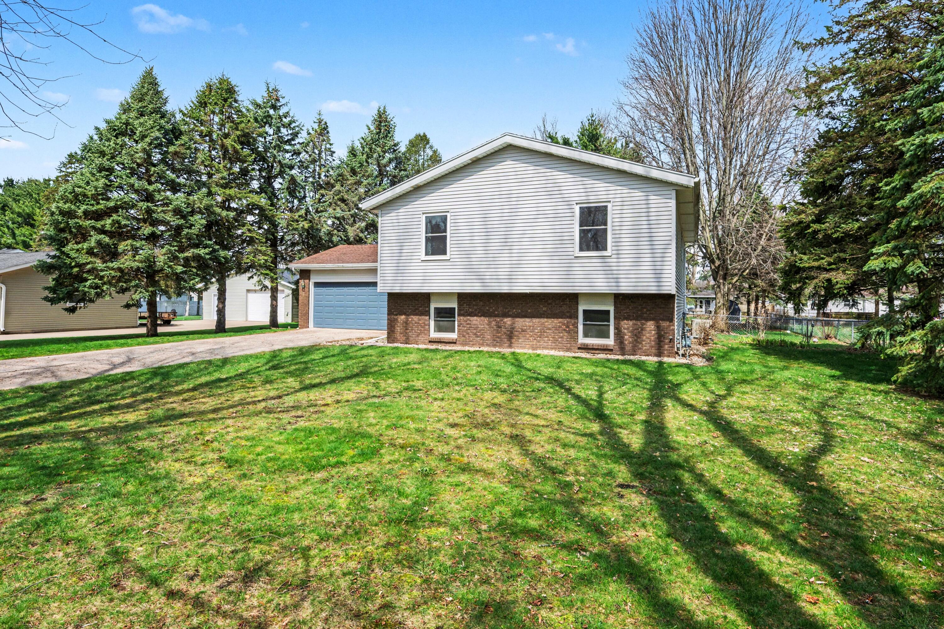 17294 Mackinaw Road