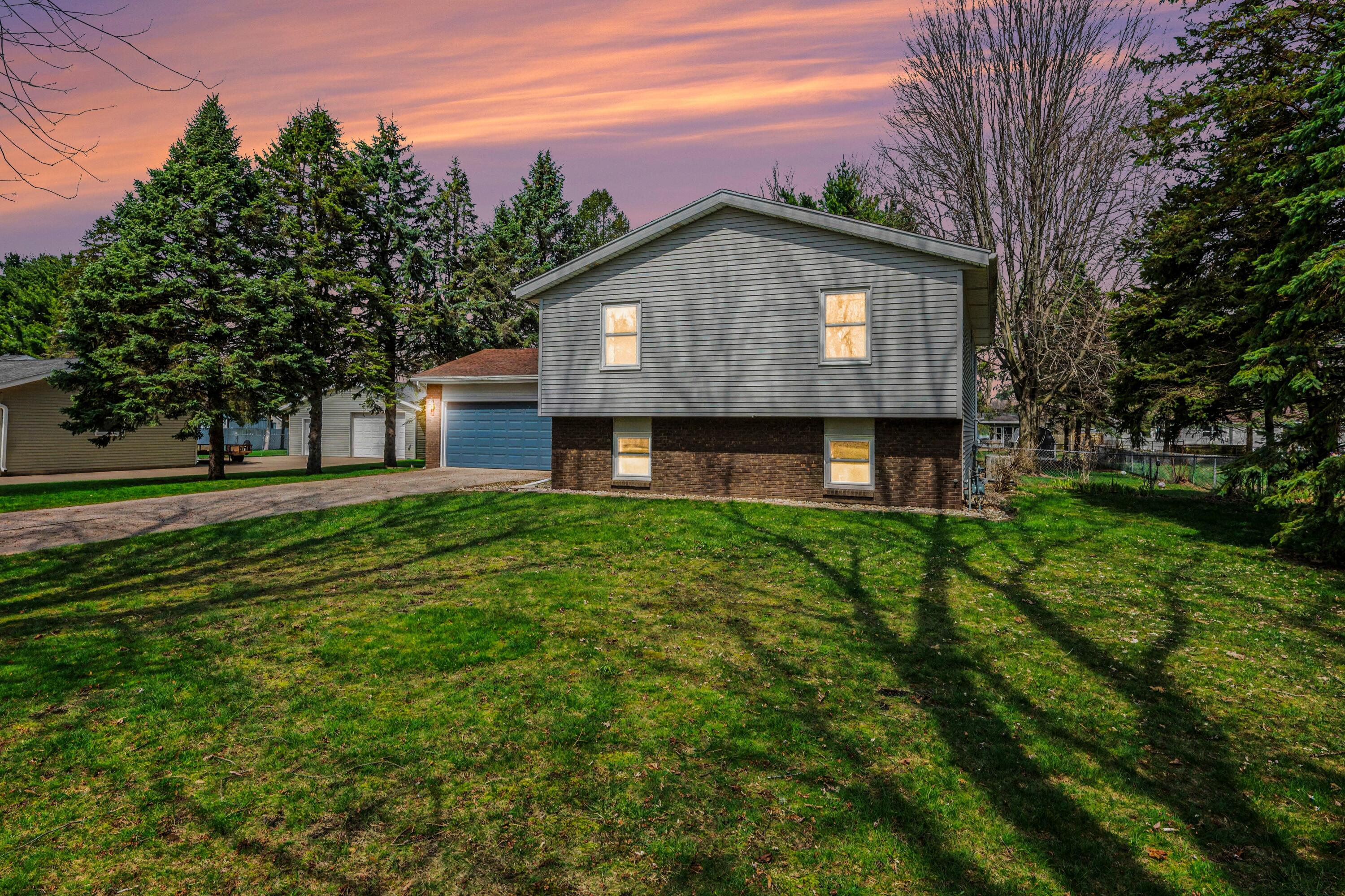 17294 Mackinaw Road