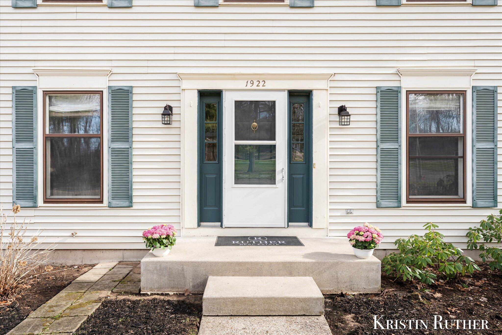 1922 Camrose Court SW