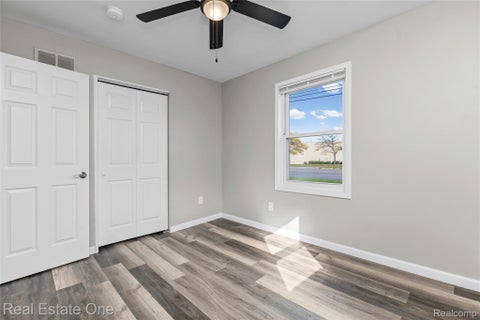 Tiny photo for 7166 Pardee Road, Taylor City, MI 48180 (MLS # 20261083131)