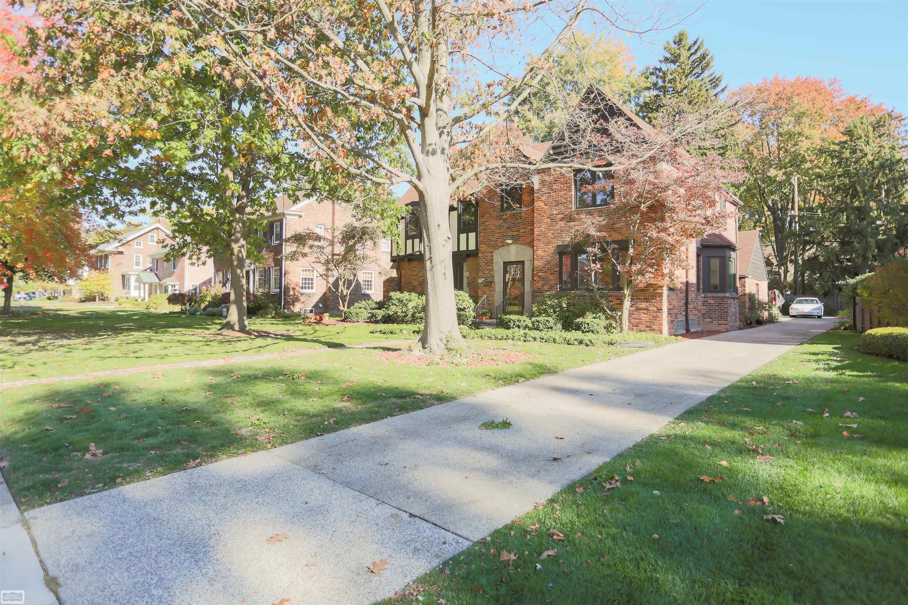 854 Grand Marais Street