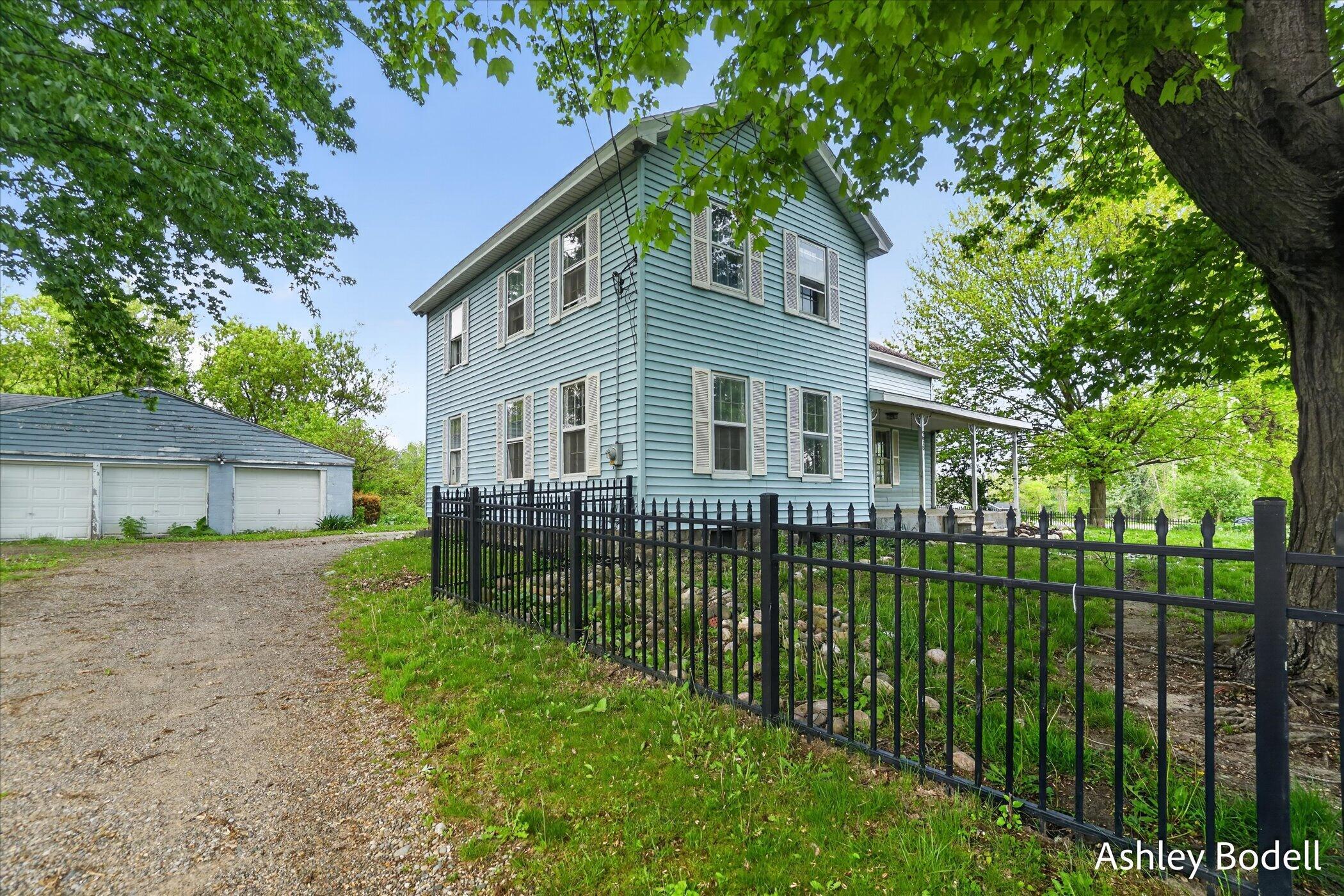 9615 10 Mile Road NE