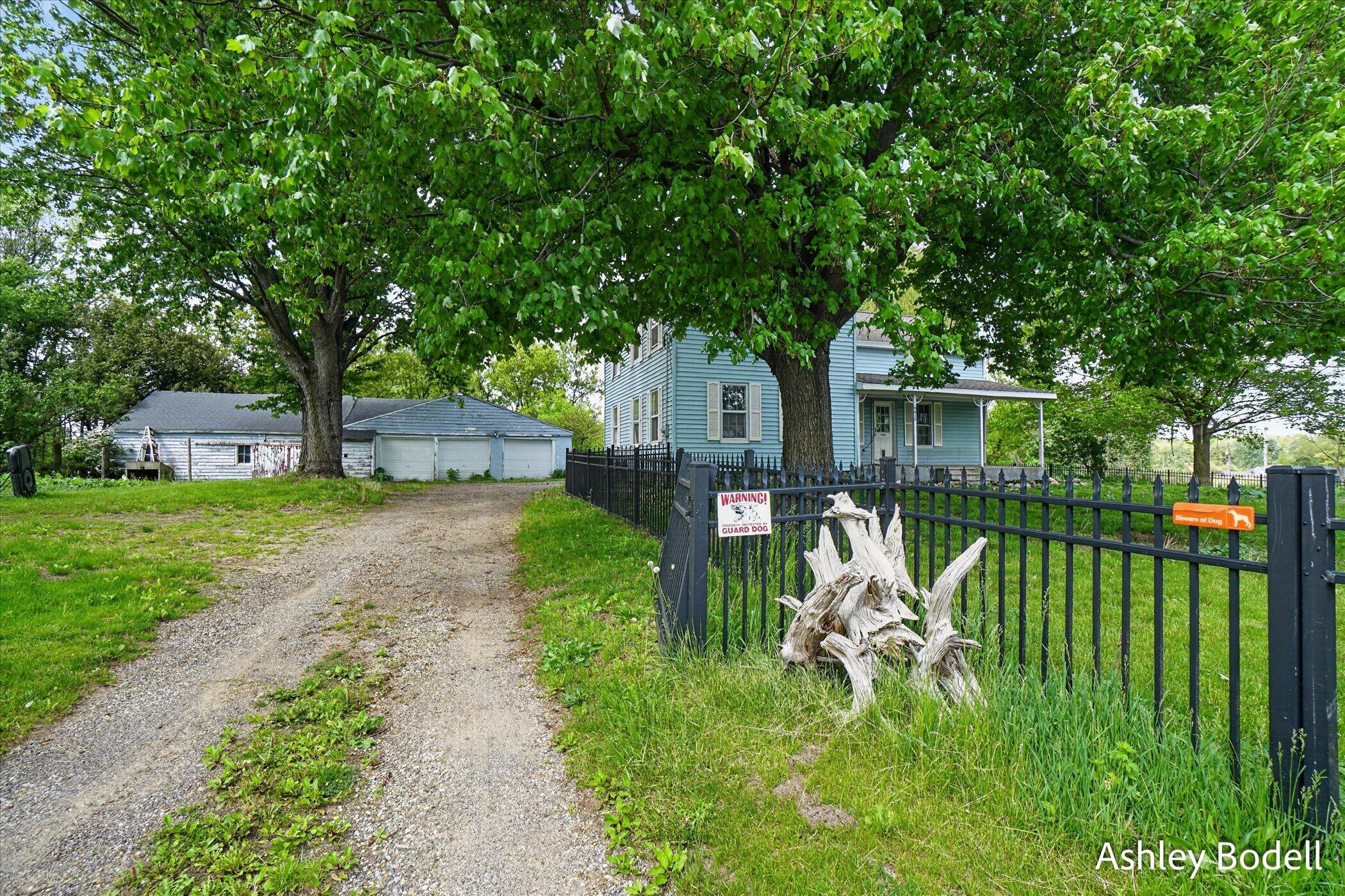 9615 10 Mile Road NE