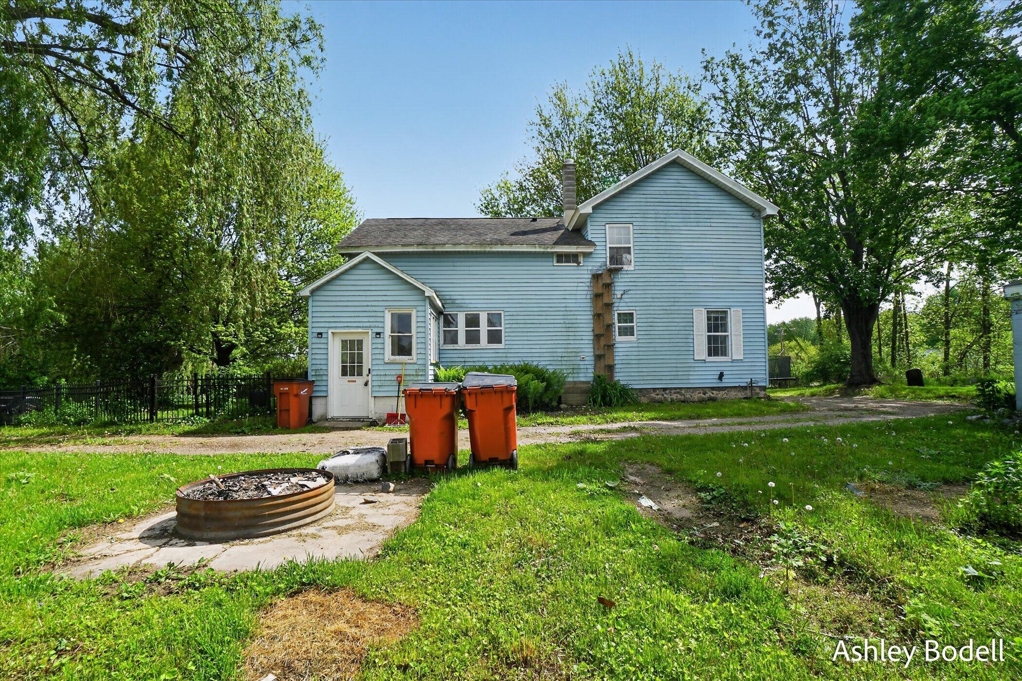 9615 10 Mile Road NE