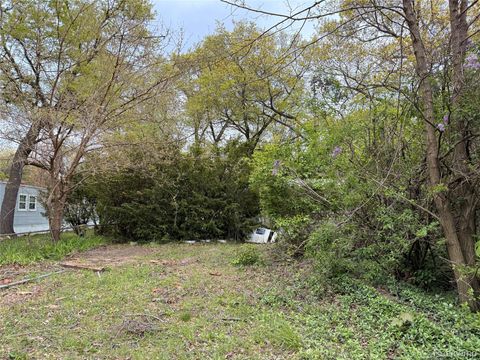 2695 Gary Avenue Brighton Township MI 48114