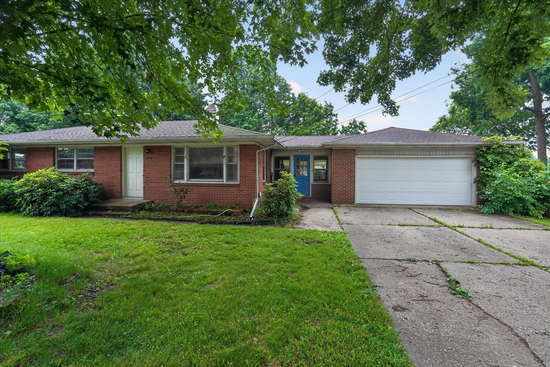 227 Eastlawn