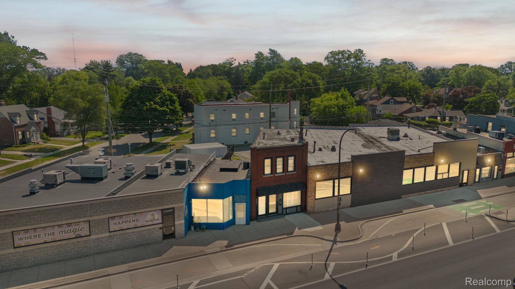 13-web-or-mls-22042-woodward-ave.jpg