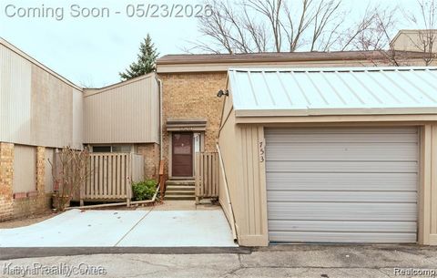 Photo of 753 Oak Brook Ridge Drive, Rochester Hills City, MI 48307 (MLS # 20261036823)