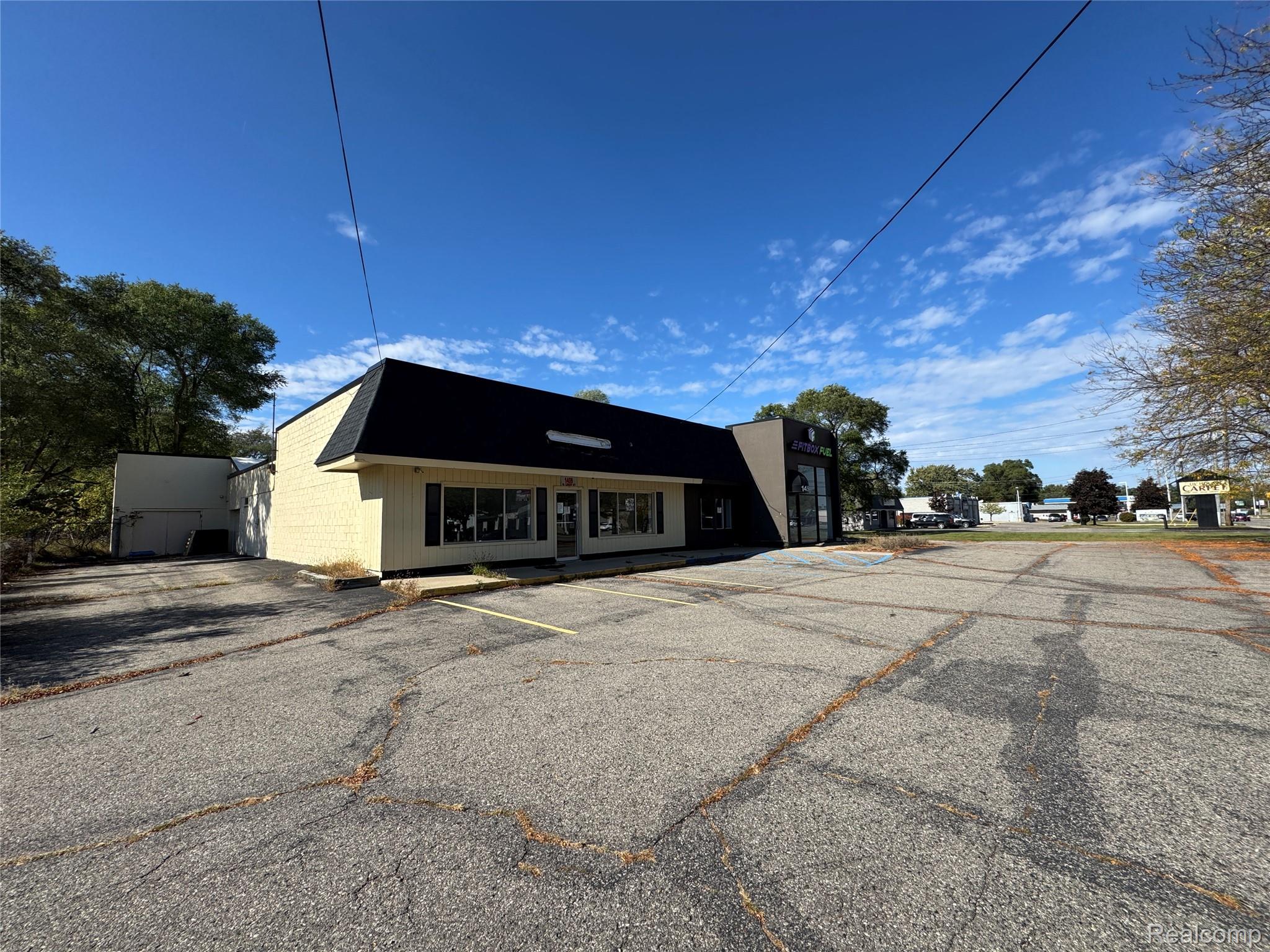 1459 N LEROY Street B