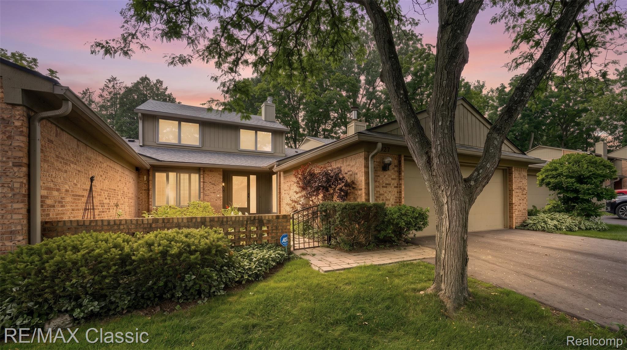727 Arbor Court