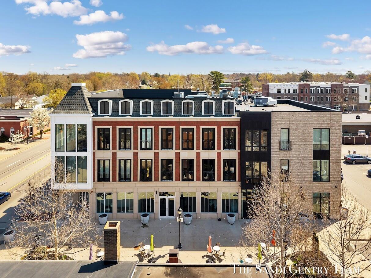 110 W Savidge Street 201