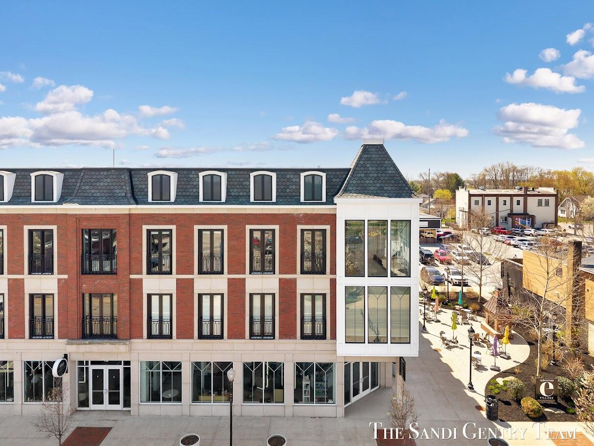 110 W Savidge Street 201