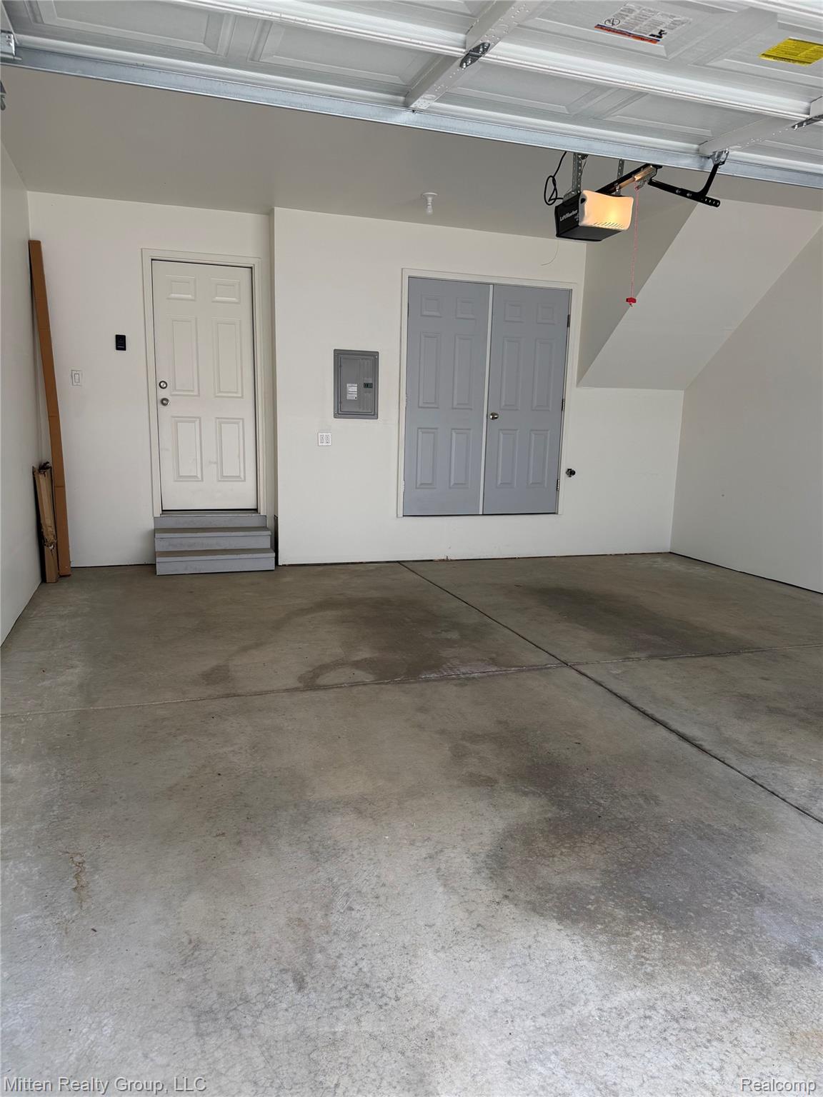 441 Wright Street 52