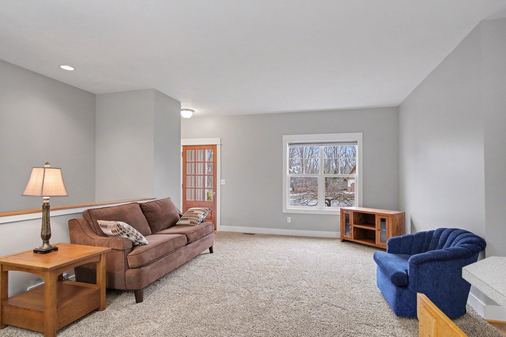 1682 House Street NE