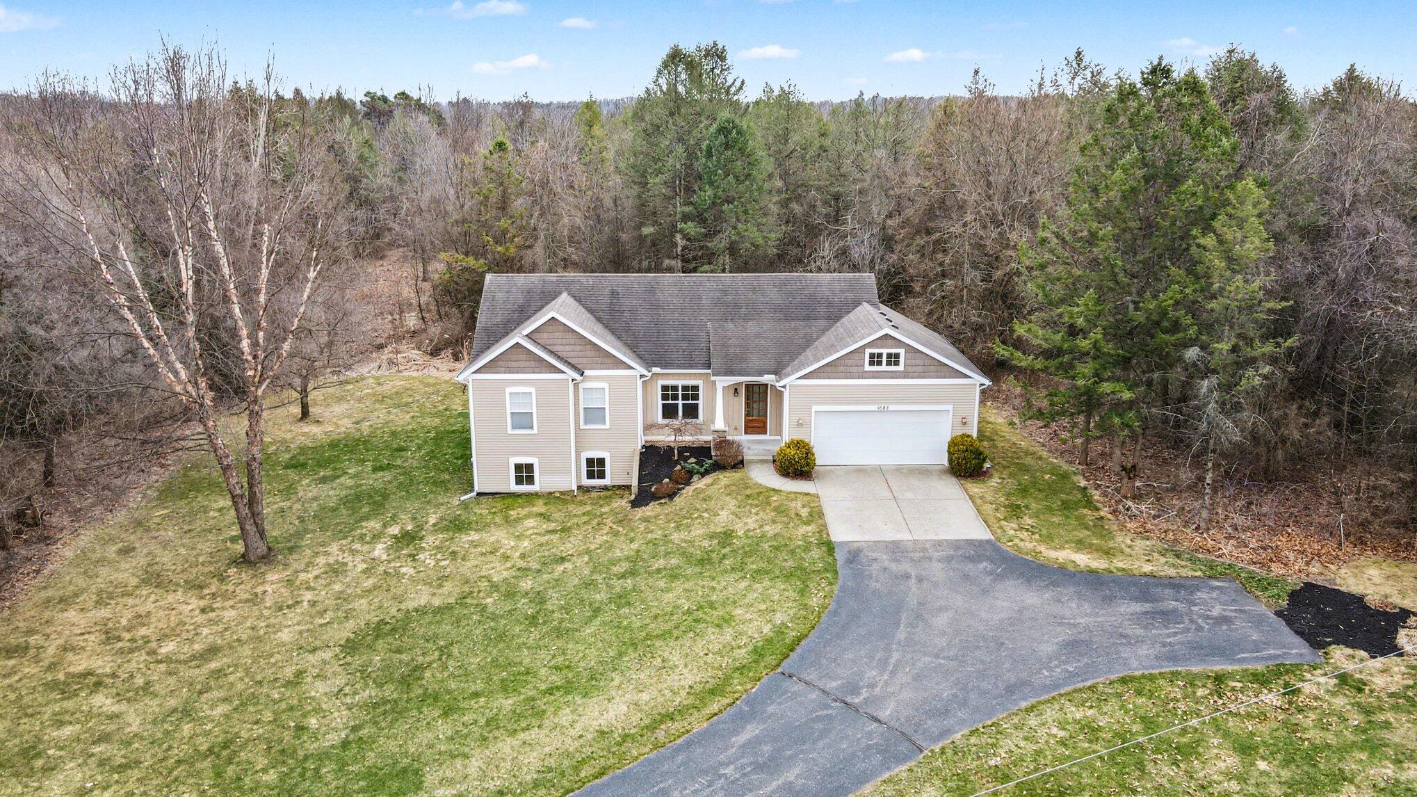 1682 House Street NE