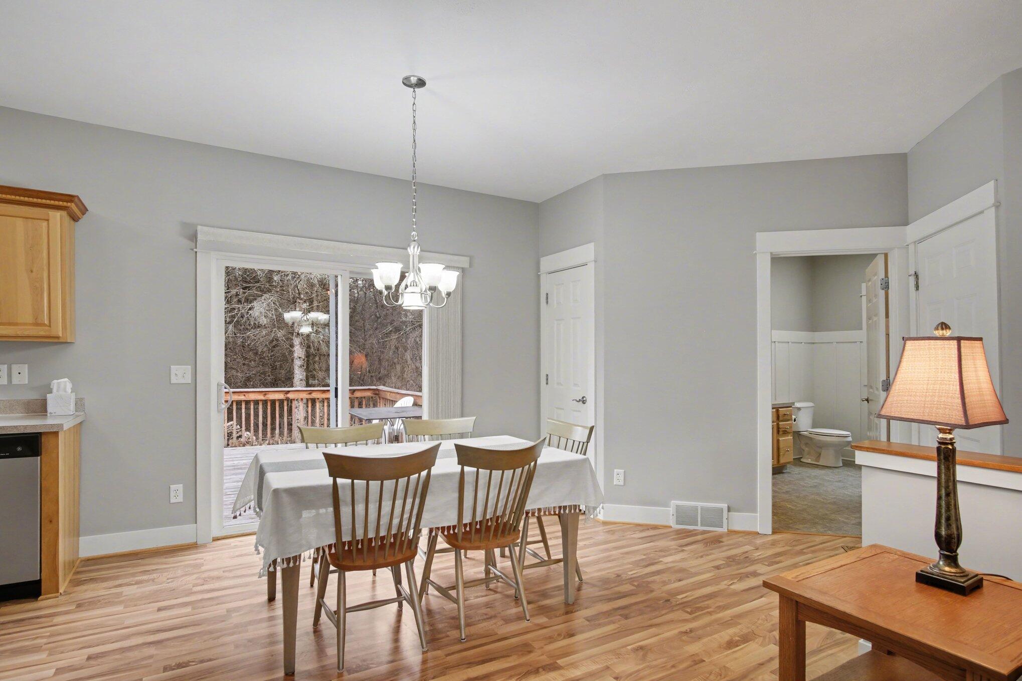 1682 House Street NE