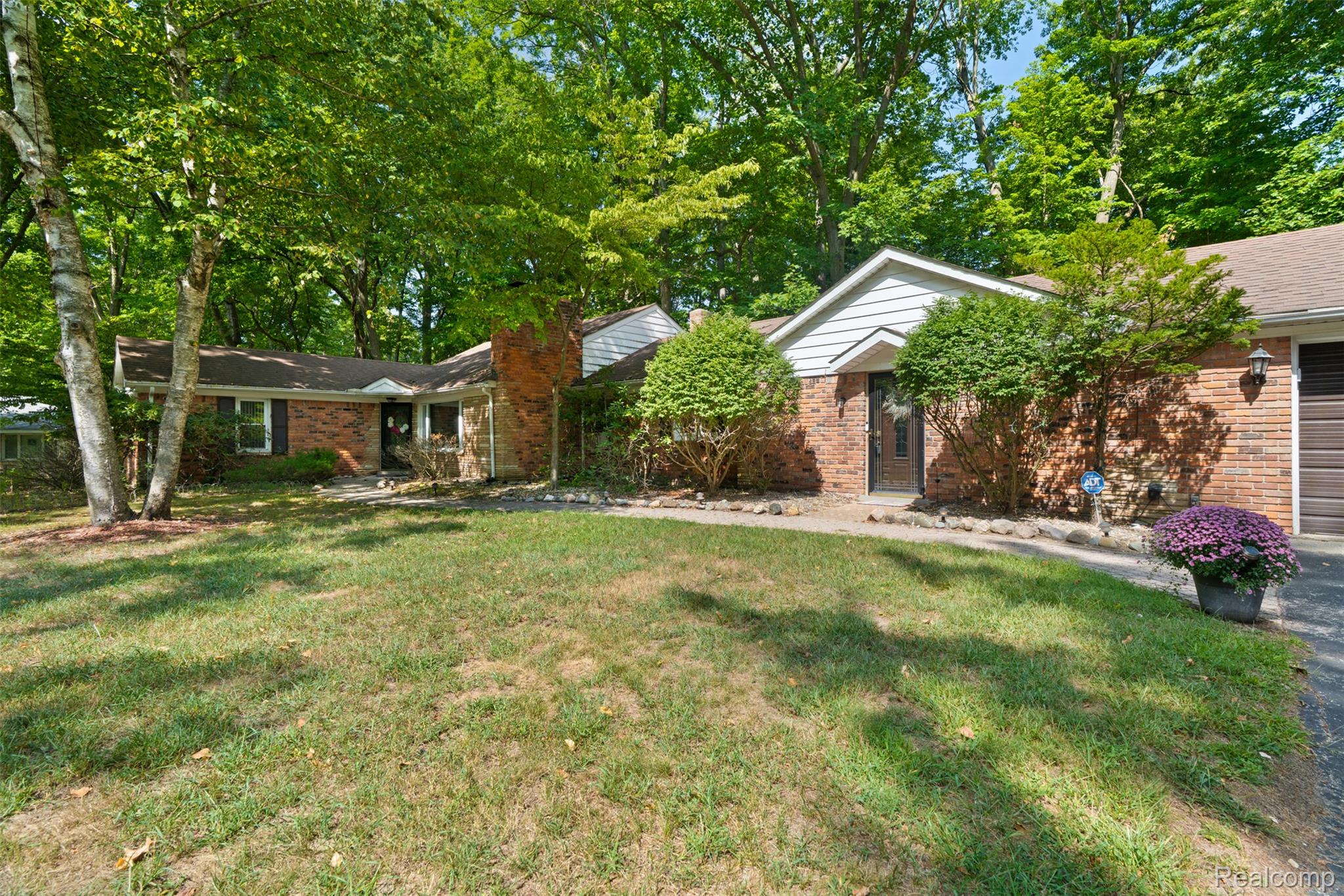 23640 Oak Glen Drive