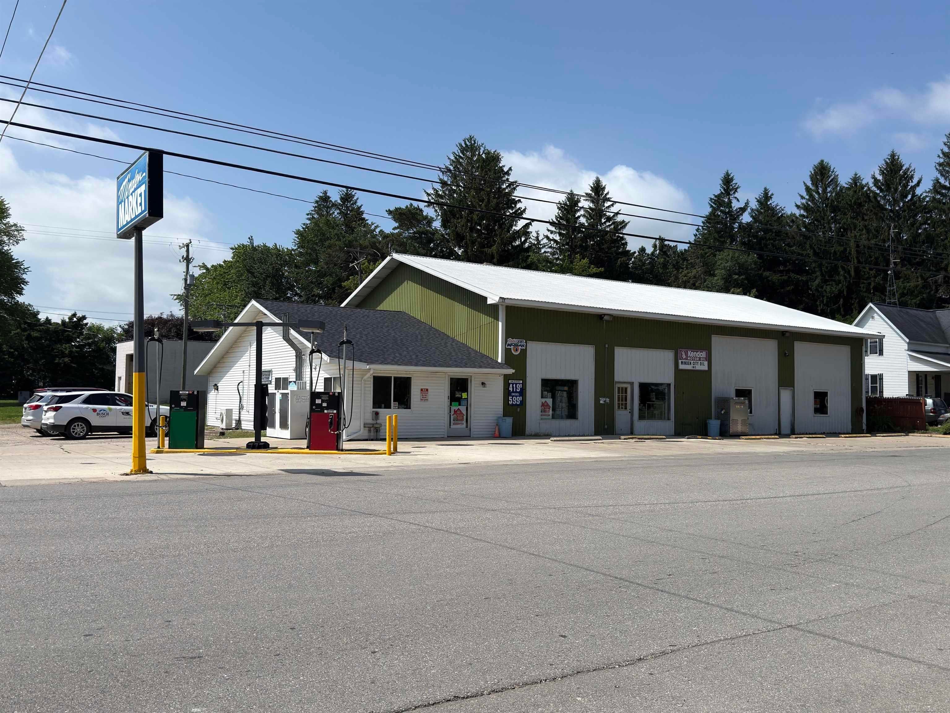 1496 Main Street