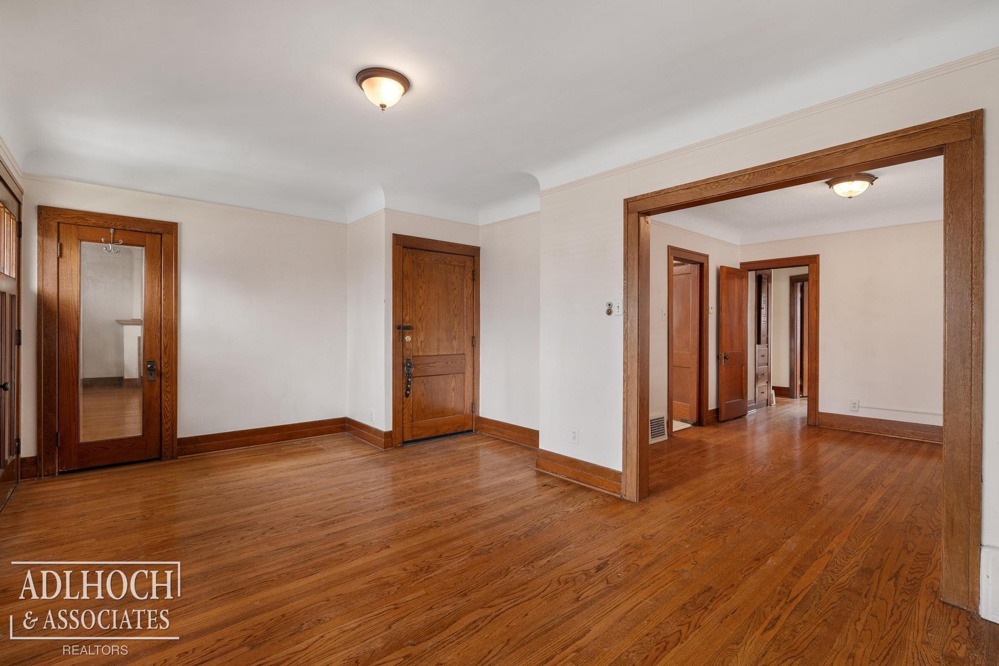 526 1/2 ST. CLAIR Street