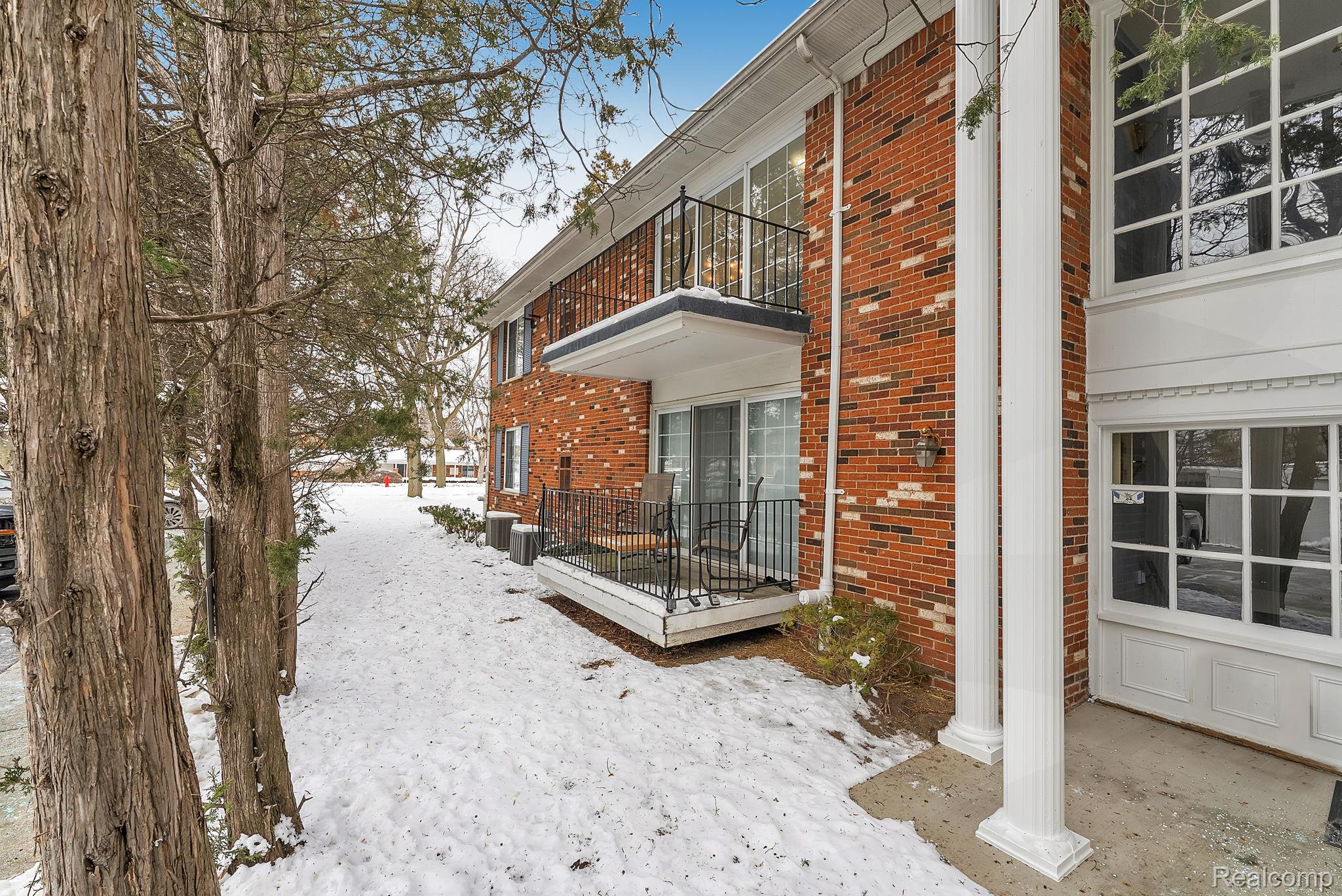 408 Fox Hills #A5 Drive S