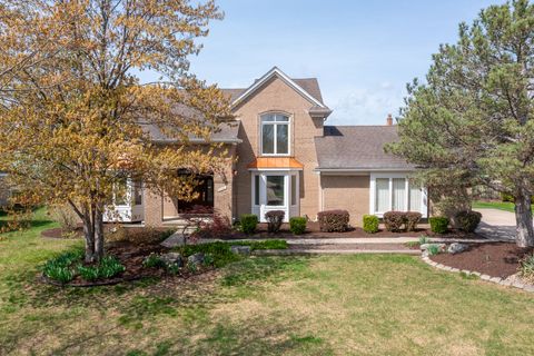 3351 MUERKNOLL Drive Troy City Oakland MI 48084