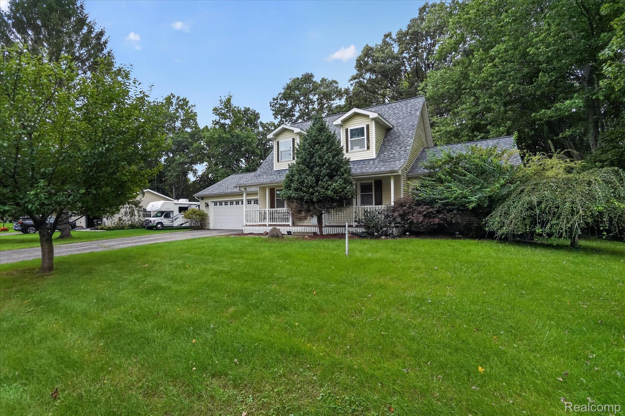 6974 Surrey Lane