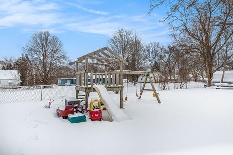 A home in MiddlevilleVillage_Barry