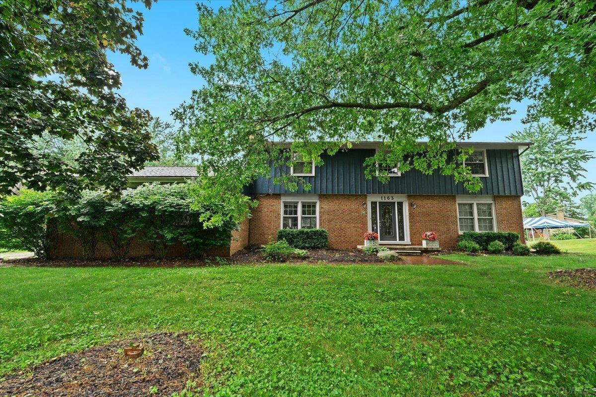 1163 Long Lake Drive